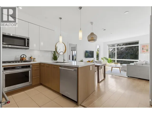 303 20 E ROYAL AVENUE, New Westminster, British Columbia V3L0G9