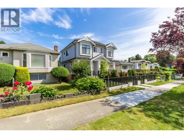 2975 E 42ND AVENUE, Vancouver, British Columbia V5R2Y6
