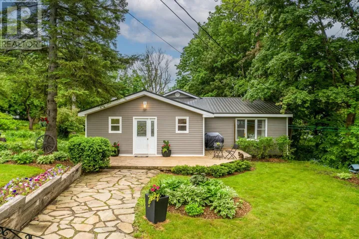 33 Grange Street, Pictou, Nova Scotia B0K1H0
