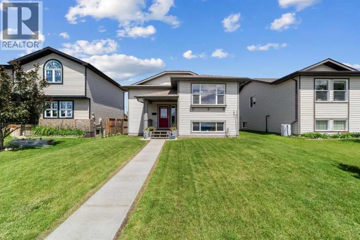 6814 40 Avenue Close, Camrose, Alberta T4V5A7