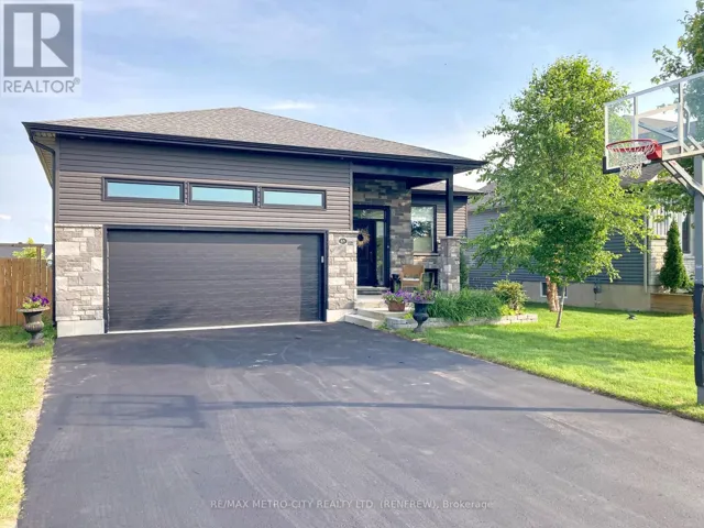 65 NOBLE CRESCENT, Petawawa, Ontario K8H0G1