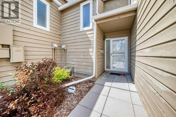 205, 829 Coach Bluff Crescent SW, Calgary, Alberta T3H1B1