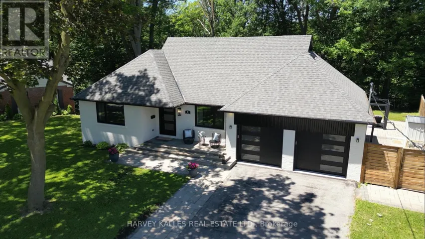 8 CIRCLE RIDGE, Toronto (Maple Leaf), Ontario M6L2H6