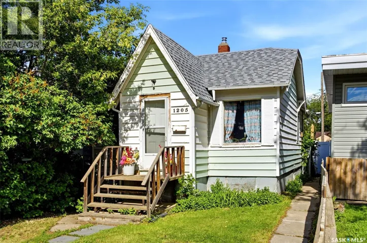 1205 McTavish STREET, Regina, Saskatchewan S4T3V8