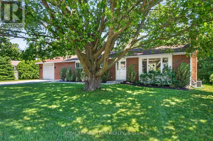 5 CARIBOU AVENUE, Ottawa, Ontario K2S1M5