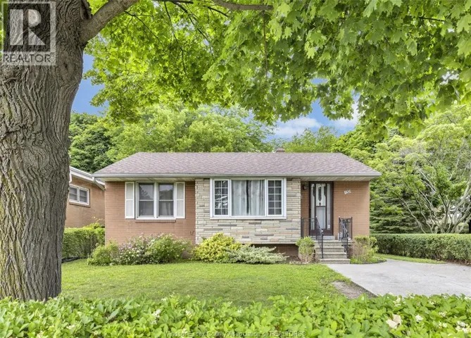 1158 DOT AVENUE, Windsor, Ontario N9C3J1