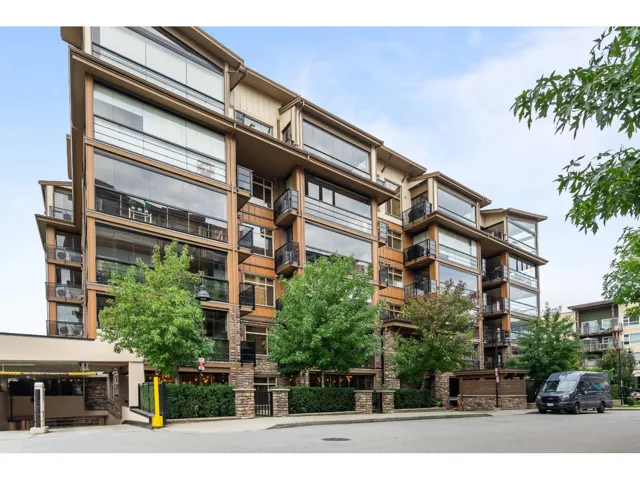 A512 20716 WILLOUGHBY TOWN CENTRE DRIVE, Langley, British Columbia V2Y3J7