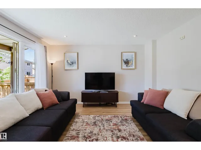 10946 BEAUMARIS RD NW, Edmonton, Alberta T5X1Z6