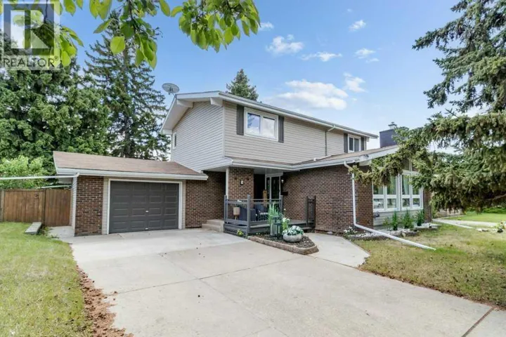 5 Selkirk Boulevard, Red Deer, Alberta T4N0G1