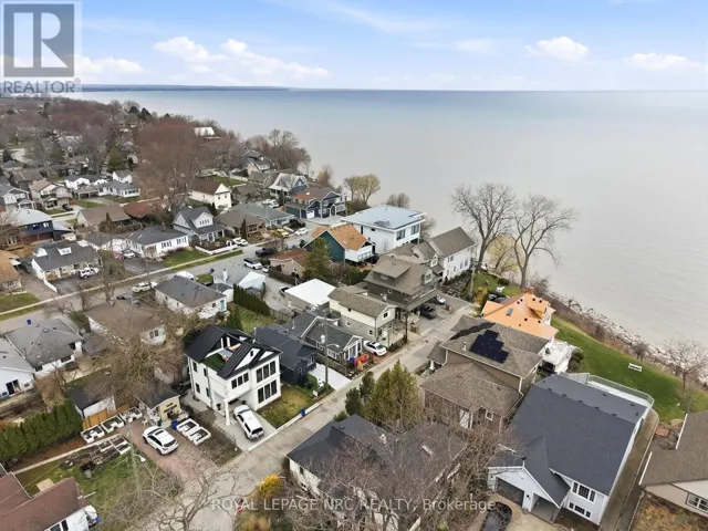 17 CONSIDINE AVENUE, St. Catharines (Port Dalhousie), Ontario L2N5K1