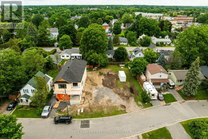 165 KING STREET, Carleton Place, Ontario K7C1G5