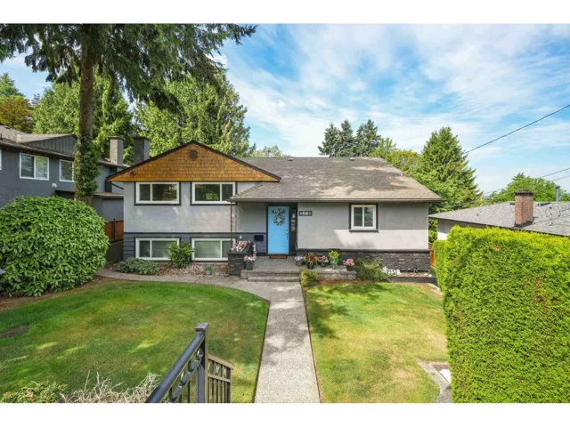 9669 TOWNLINE DIVERSION, Surrey, British Columbia V3V2T1