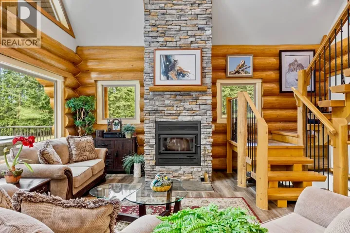 2589 Airstrip Road, Anglemont, British Columbia V0E1M8