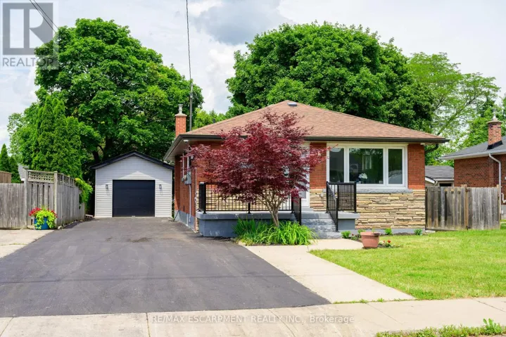150 HOWARD AVENUE, Hamilton (Balfour), Ontario L9A2W8