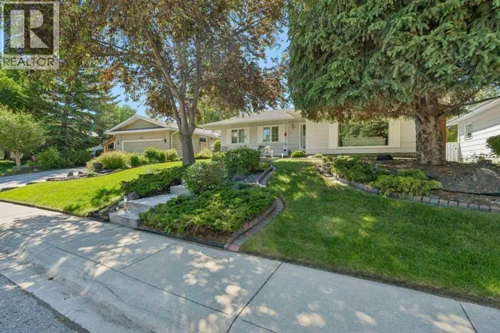 12224 Lake Waterton Way SE, Calgary, Alberta T2J2M4