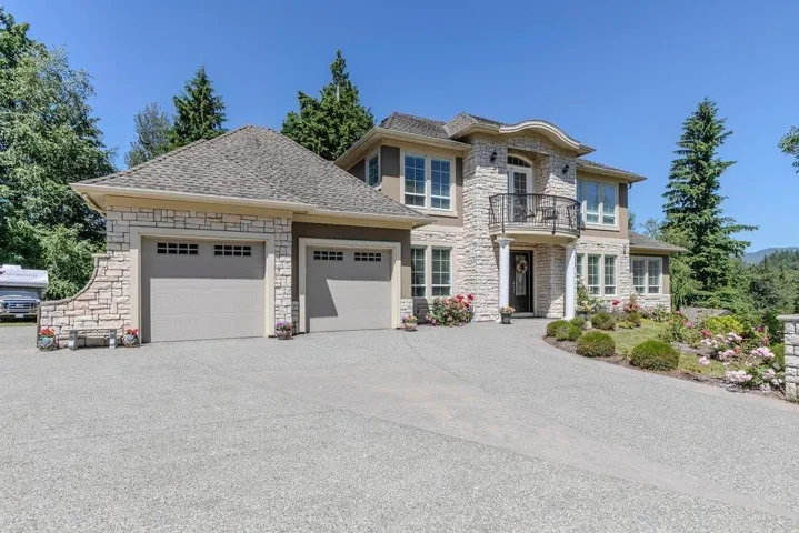 8749 JONES TERRACE, Mission, British Columbia V2V4X7