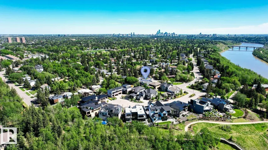 7216 156 ST NW, Edmonton, Alberta T5R4K8