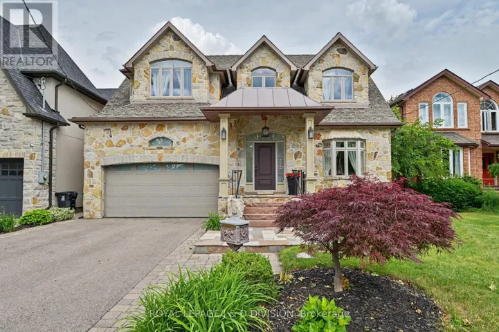 17 AGAR CRESCENT, Toronto (Princess-Rosethorn), Ontario M9B5A4