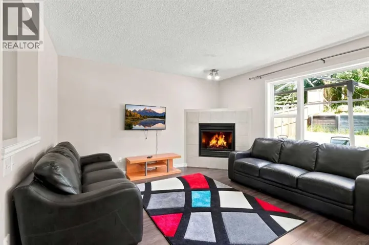 88 Rockyledge Crescent NW, Calgary, Alberta T3G5M9