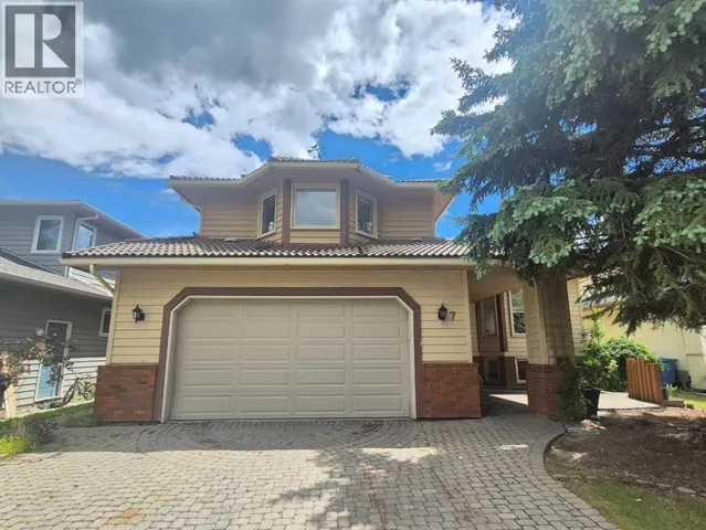 7 Suncastle Crescent SE, Calgary, Alberta T2X2W9