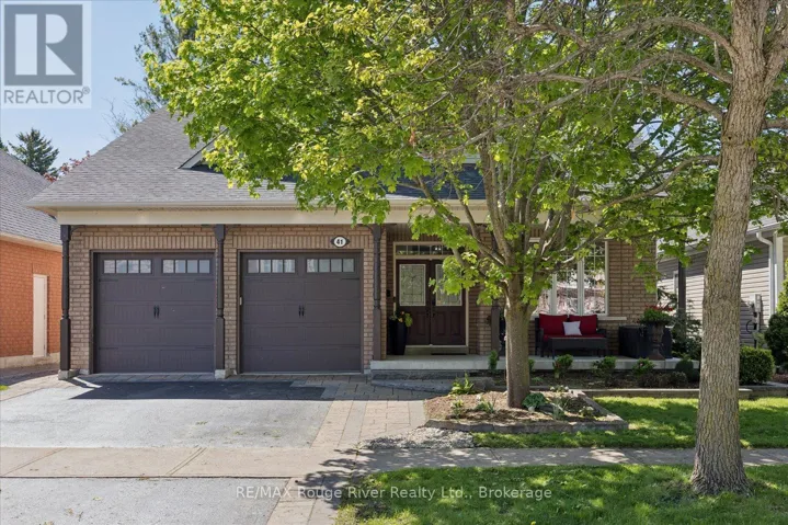 41 LEITHRIDGE CRESCENT, Whitby (Brooklin), Ontario L1M2N2