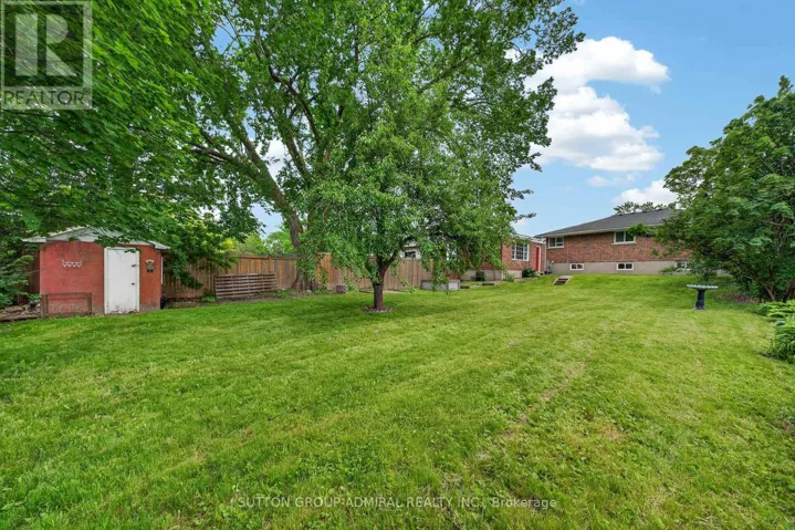 26 SHANNON STREET, Barrie (Wellington), Ontario L4M2K8