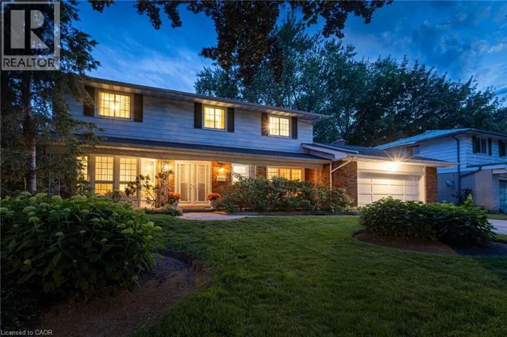 258 CAMELOT Drive, Burlington, Ontario L7L2G1