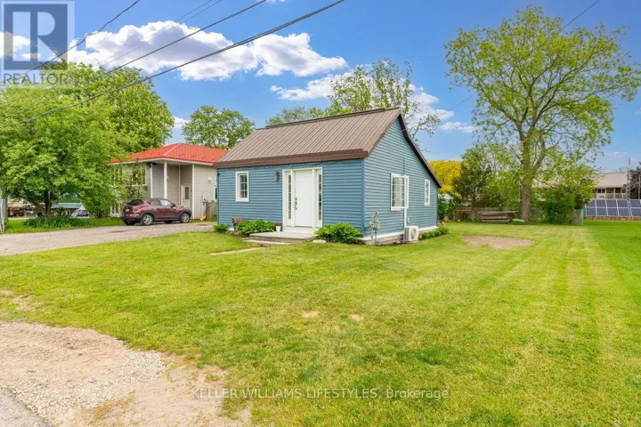 30 QUEEN STREET W, Lambton Shores (Forest), Ontario N0N1J0
