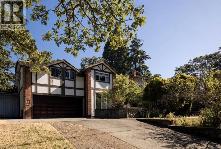 1296 Astoria Rd, Saanich, British Columbia V8P1W1
