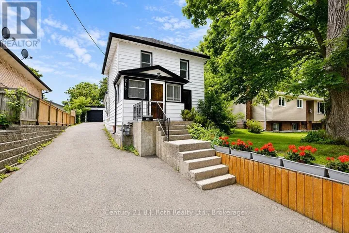 215 OXFORD STREET, Orillia, Ontario L3V1H6