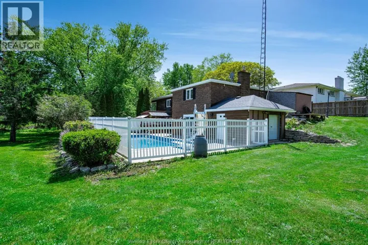 1838 Seacliff DRIVE, Kingsville, Ontario N9Y2M6