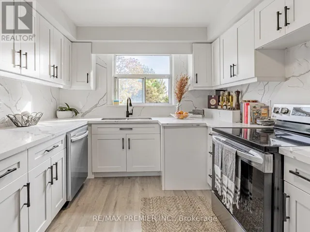 1368 TANSLEY DRIVE, Oakville (WO West), Ontario L6L2N4