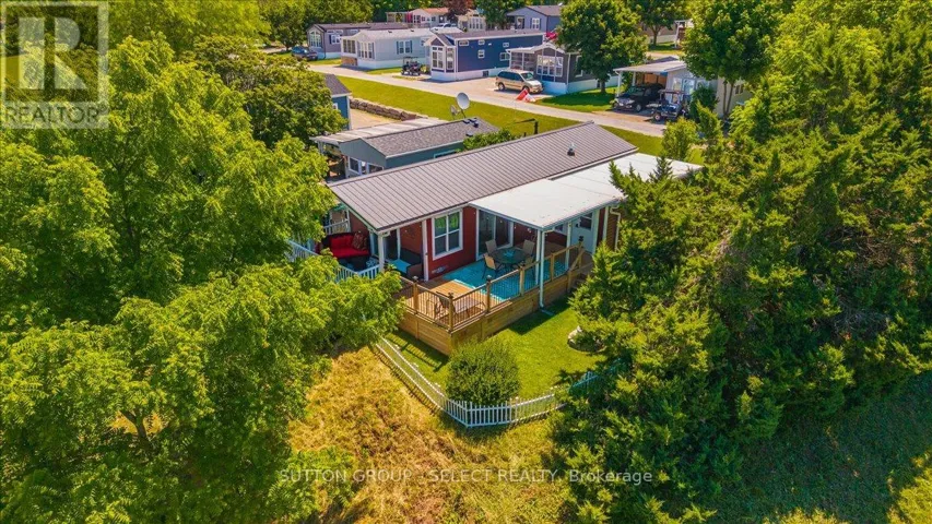 400 - 8685 ROCK GLEN ROAD, Lambton Shores (Arkona), Ontario N0M1B0