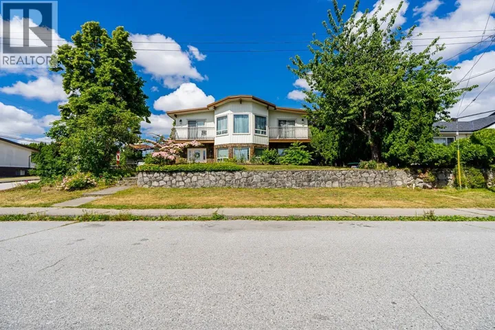 5089 INMAN AVENUE, Burnaby, British Columbia V5G2Y7