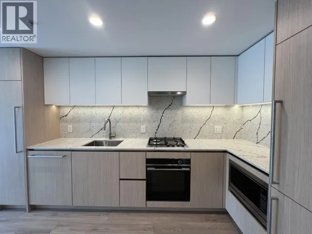 401 2135 SPRINGER AVENUE, Burnaby, British Columbia V5B0C1