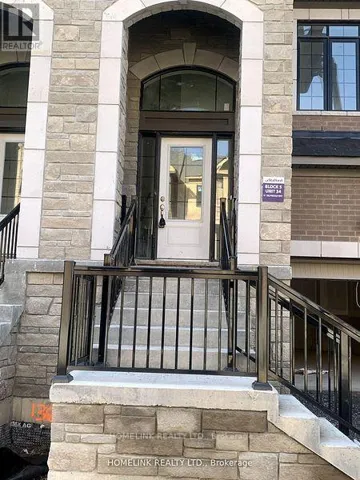 51 SELFRIDGE WAY, Whitby (Downtown Whitby), Ontario L1N0N9