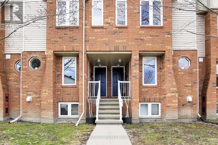 1350 GUTHRIE STREET, Ottawa, Ontario K2H1G8