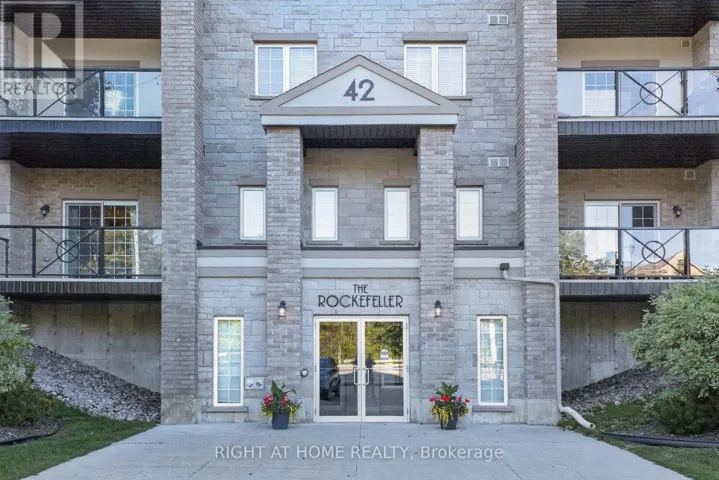 111 - 42 FERNDALE DRIVE S, Barrie (Ardagh), Ontario L4N2M5