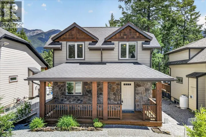 4868 RIVERVIEW Drive Unit# 71, Edgewater, British Columbia V0A1E0