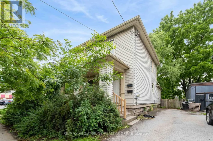 UPPER - 107 LAKE STREET, St. Catharines (Downtown), Ontario L2R5X7