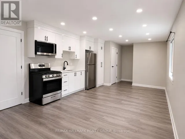 3B - 131 CAMELIA AVENUE, Ottawa, Ontario K1K2X5