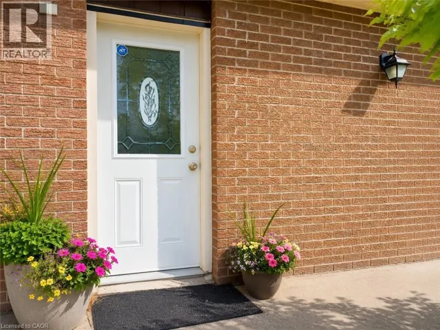 894 STRASBURG Road Unit# Basement, Kitchener, Ontario N2E2K4