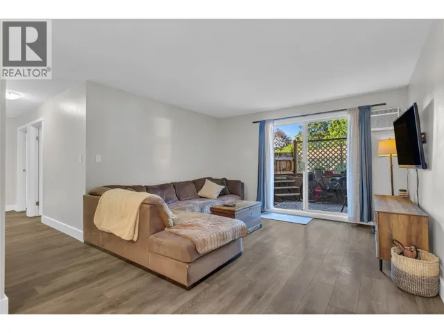 3854 Gordon Drive Unit# 186, Kelowna, British Columbia V1W3G5