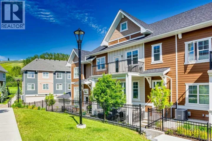607 Cranbrook Walk SE, Calgary, Alberta T3M2V5