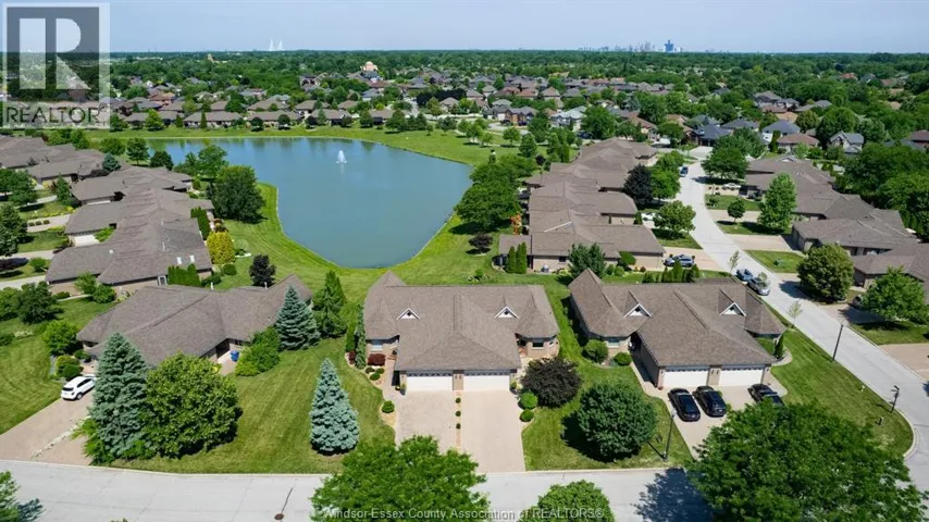1385 IMPERIAL CRESCENT, Windsor, Ontario N9G2T6