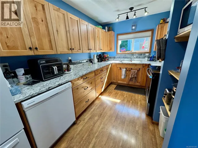 62 Clark Dr, Port Alice, British Columbia V0N2N0