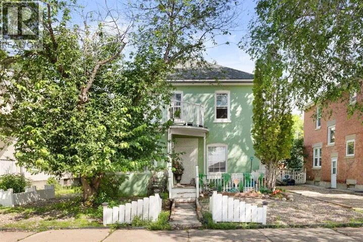 528 Dundee Street SE, Medicine Hat, Alberta T1A0T8