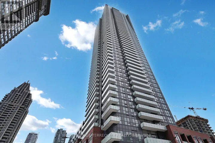 424 - 430 SQUARE ONE DRIVE, Mississauga (City Centre), Ontario L5B0L6