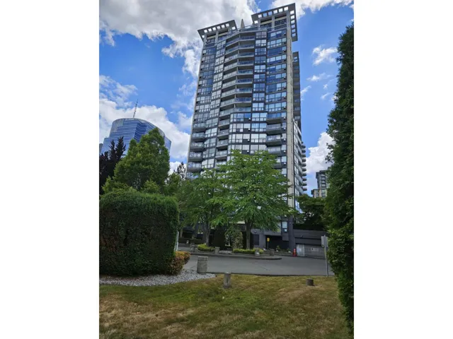 1105 10889 UNIVERSITY DRIVE, Surrey, British Columbia V3T5V2