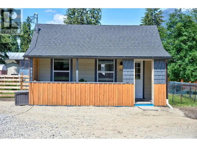 513 8TH Street S, Golden, British Columbia V0A1H0